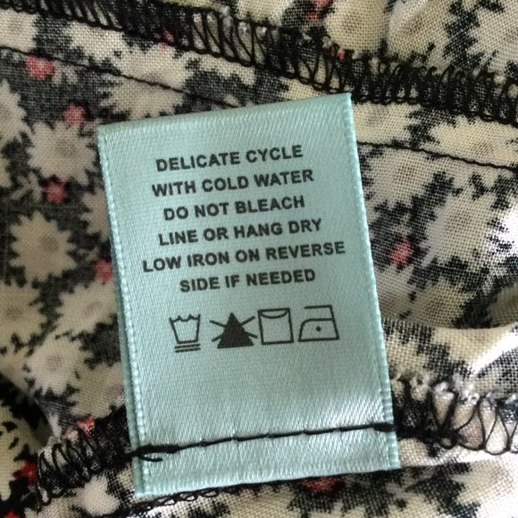 Nordstrom's Good Luck Gem Floral Ruffled Top, Med - Picture 6 of 12